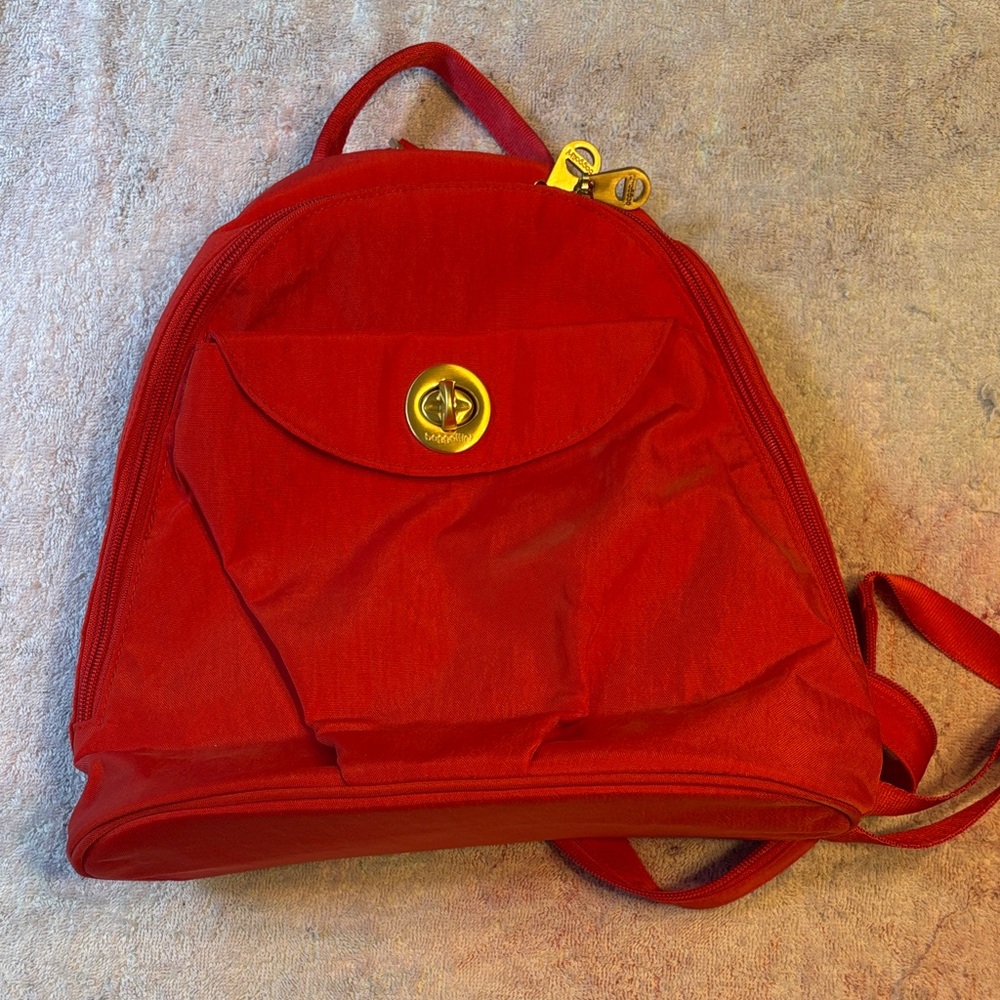 Baggallini Dallas Convertible Backpack - Red
